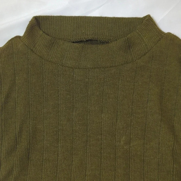 UO Mock Neck Drop Sleeve Top, Color Green Size XS-TP - Picture 3 of 12